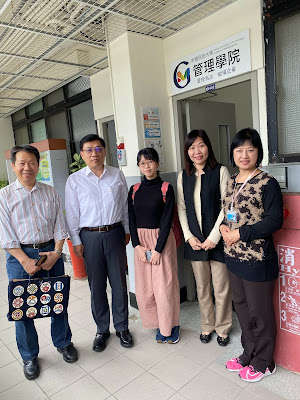 三平同學拜訪管理學院劉院長合影 